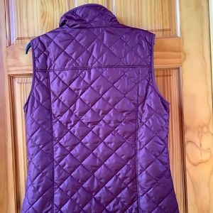Womens L NWT Columbia Fur lined vest $100
